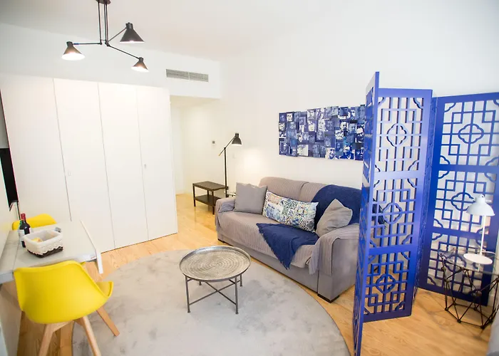 Almada Story By Hosts * Porto