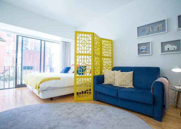 Almada Story By Hosts