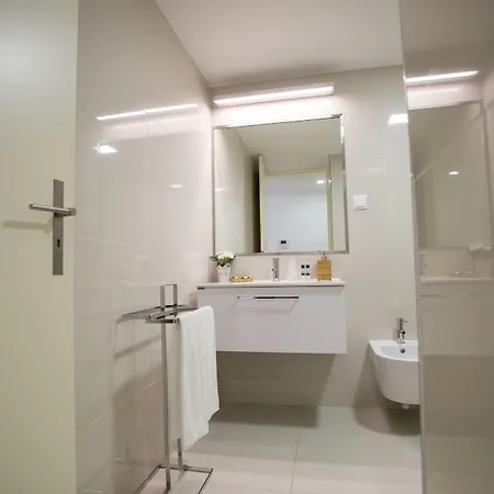 Almada Story By Hosts Apartamento