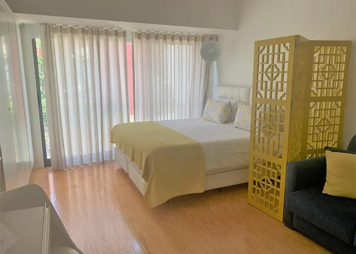 Almada Story By Hosts Oporto