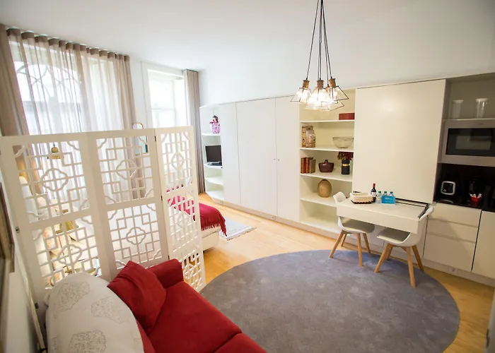 Almada Story By Hosts * Oporto