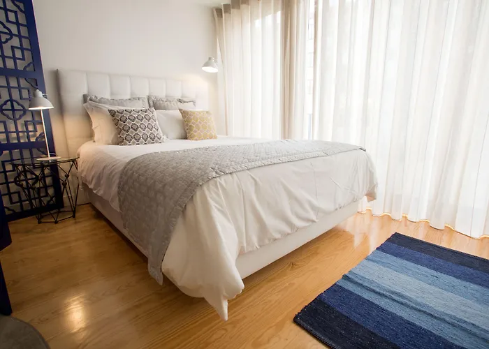 Almada Story By Hosts * Oporto