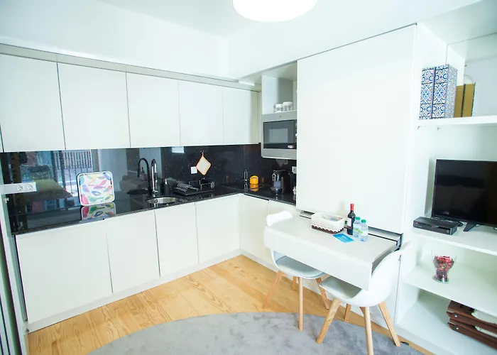 Almada Story By Hosts Oporto