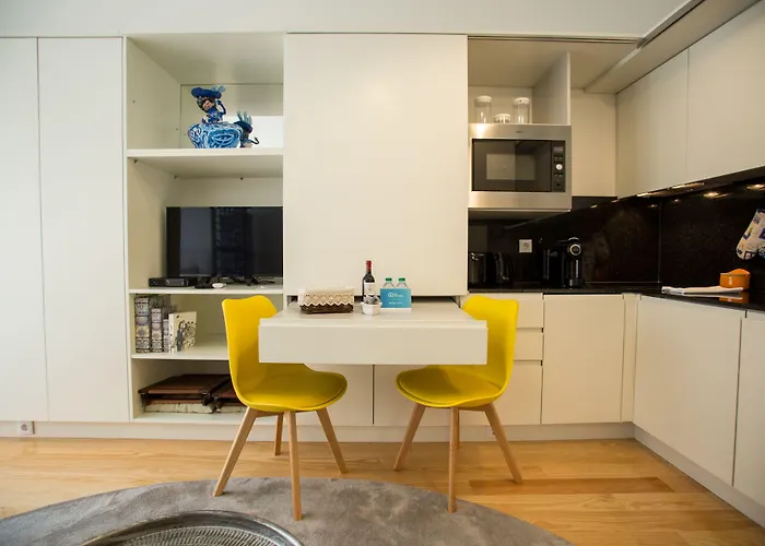 Almada Story By Hosts Oporto