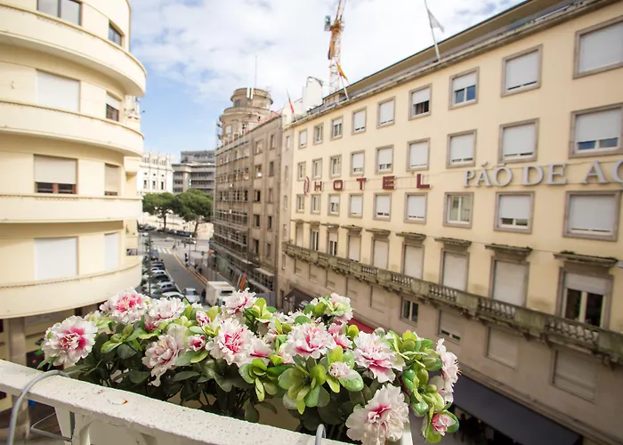 Almada Story By Hosts Oporto