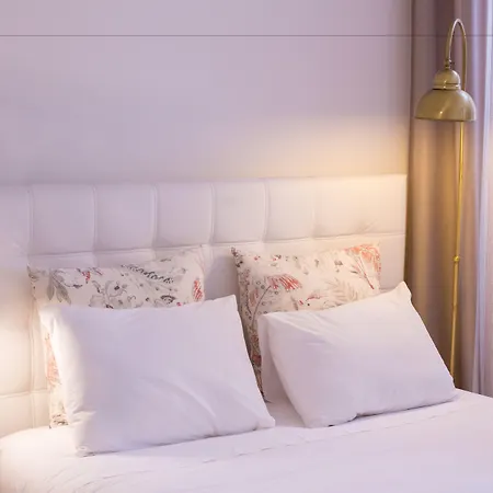 Almada Story By Hosts * Porto