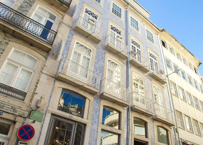 Almada Story By Hosts * Πόρτο