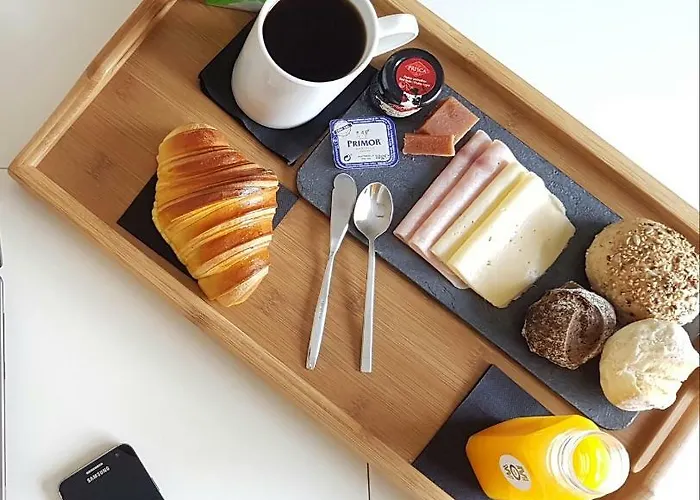 Almada Story By Hosts * Πόρτο